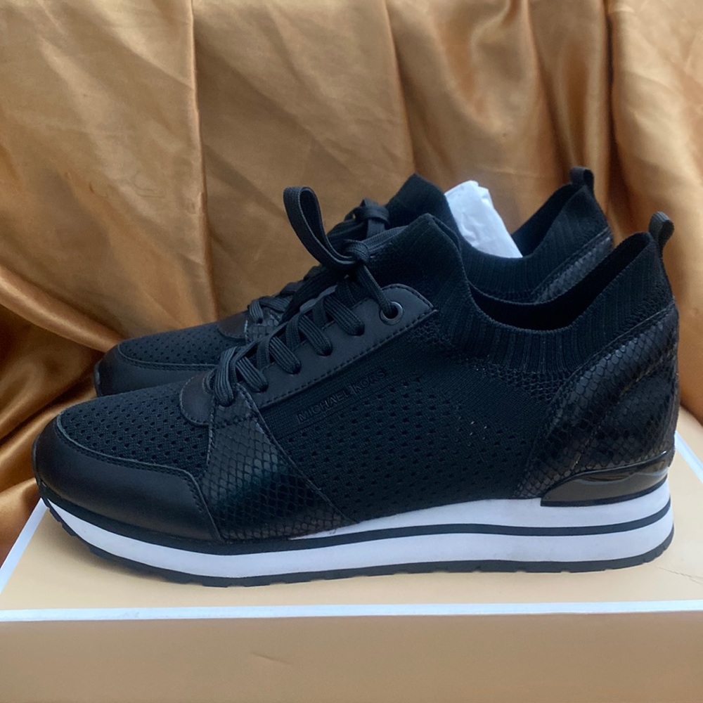 Michael Kors Woman's Billie Knit Trainer Lace Up Sneakers, Black, Size: 9.5 M